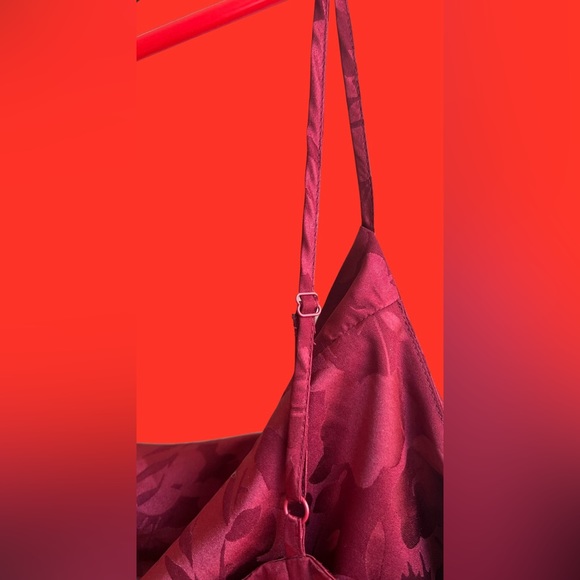 Urban Outfitters Burgundy Red Satin Floral Cowl Neck Mallory Mini Dress Size M - Picture 11 of 13